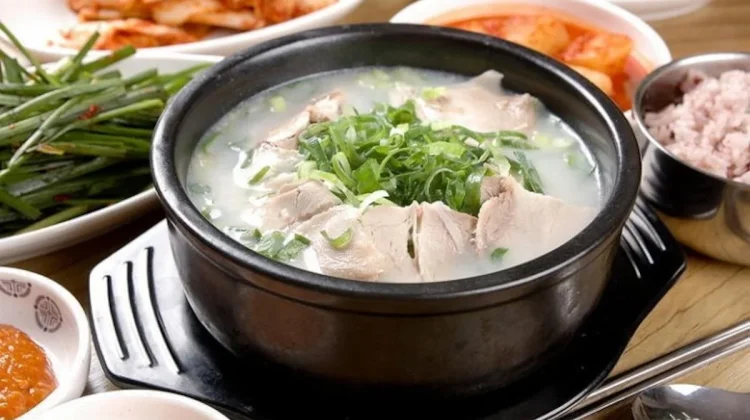 Mengenal Gukbap, Hidangan Nasi Berkuah Favorit di Korea