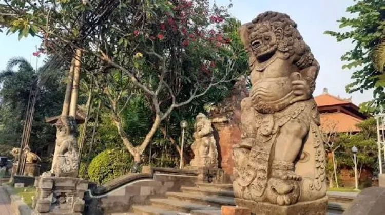 Mengapa Patung di Pura Disebut Gambaran Diri Kita?