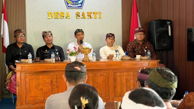 Perkuat Tata Kelola Desa, Wabup Klungkung Ajak Pemdes Nusa Penida Patuhi Regulasi