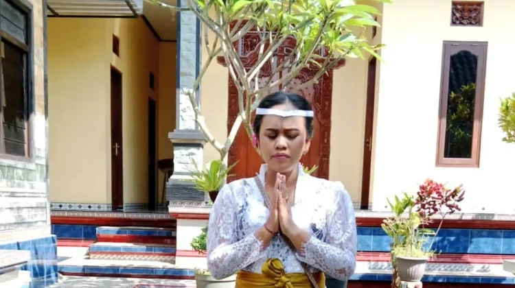 Dari Usaha Pijat hingga Berkarya lewat Musik