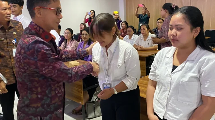 Tingkatkan Daya Saing Tenaga Kerja Lokal, Bupati Klungkung Buka Sertifikasi CPMI