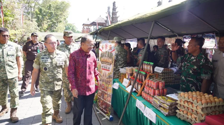 HUT ke-81 TNI, Kodam Udayana Gelar Bazar Murah