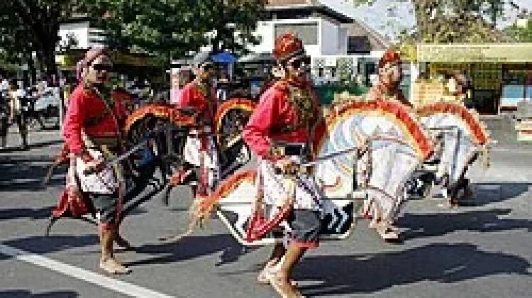 Kuda Lumping, Tari Tradisional Jawa Penuh Semangat