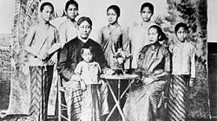 Kebaya, Busana Tradisional yang Menjadi Ikon Budaya Indonesia