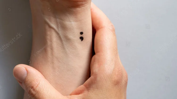 Tato Semicolon, Apa Makna di Balik Simbol Titik Koma?