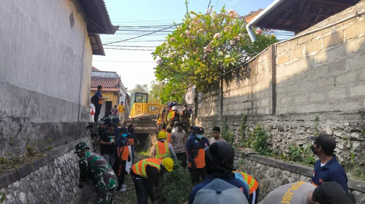 Kerja Bakti Cegah Banjir, Aparat Gabungan Normalisasi Sungai