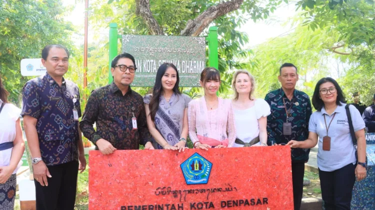 Sampah Kemasan di Denpasar Disulap Jadi Fasilitas Publik