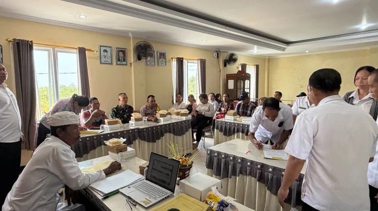 Babinsa Satra Dampingi Penetapan KPPS Pilkel Tahun 2026