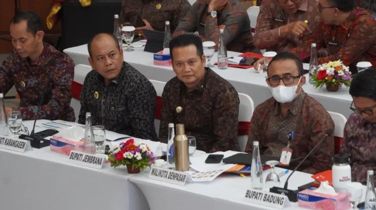 Hadiri Kunker Banggar DPR RI, Bupati Kembang Minta Solusi Kemacetan Gilimanuk
