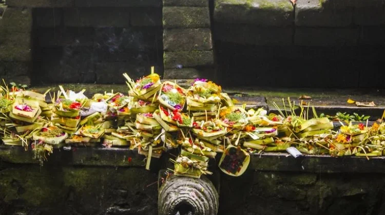 Tradisi Bali di tengah Perubahan Zaman: Berkembang tanpa Mengubah Dasarnya