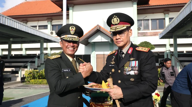 Kapolda Bali Hadiri Puncak PeringatanHUT ke-81 TNI