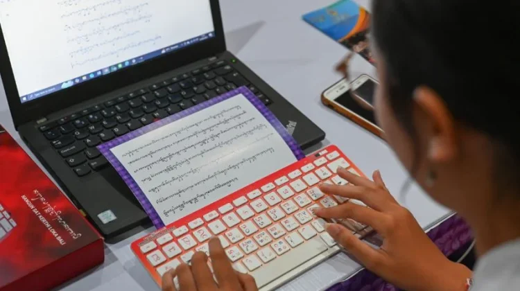 Budayawan Dorong Digitalisasi Sastra Suci Hindu