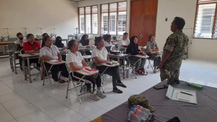 Danramil Kerambitan Tanamkan Wawasan Kebangsaan kepada Calon Tenaga Kerja