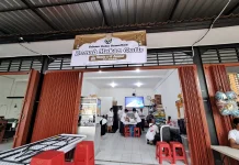 Berbagi Berkah Ramadhan, Rumah Makan Gratis di Denpasar Layani Warga Berbuka Puasa