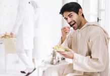 Kenyang Cepat saat Berbuka: Mengapa Perut Terasa Penuh meski Hanya Makan Sedikit?