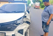 Ngantuk, Dua Mobil 'Adu Jangkrik' di Jembrana