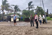 Gelombang Tinggi, Satpolairud Polres Badung Intensifkan Pantauan Pesisir