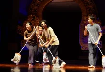 Ny. Putri Koster Puji Pementasan Jaratkaru