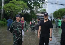 Wabup Alit Sucipta Tanggulangi Banjir di Dewi Sri Kuta