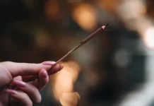 Cara Membersihkan Kulit yang Terkena Abu Dupa