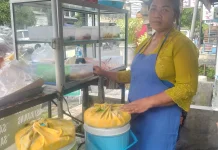 Tetap Eksis Berjualan Nasi Kuning Selama 20 Tahun