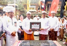 Wali Kota Jaya Negara Serahkan Hibah Rp1 Miliar di Pura Dalem Laplap