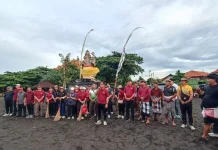 Wawali Arya Wibawa Pimpin Aksi Bersih Serentak di Pantai Biaung