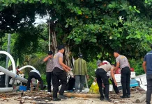 Polsek Nusa Penida Bersinergi Jaga Kebersihan Pantai Karangsari