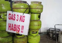 Kelangkaan LPG 3 Kg Dikeluhkan Warga dan Pemilik Warung
