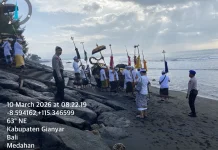 Polres Gianyar Amankan Kegiatan Melasti di Pantai Masceti