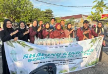 Bakti Nusa Bali Gandeng HMI Denpasar Berbagi Takjil Ramadan