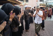 Buka Puasa Bersama Masyarakat Muslim di Kampung Gelgel