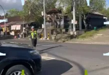 Polsek Abiansemal Gelar Gatur Lalin saat Jam Sibuk Sore