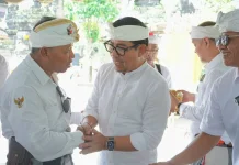 Ratusan Umat Hindu Ikuti Penglukatan Wayang Sapuh Leger di Denpasar