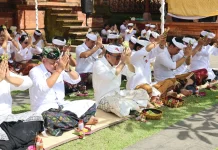 Pemkot Denpasar Gelar Persembahyangan Bersama Peringati Tumpek Wayang