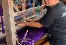 Endek, Tenun Tradisional Bali yang Menembus Panggung Mode Dunia