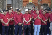 Peringati HUT PPNI Bali, Bupati Satria Ikuti Jalan Sehat Bersama Ratusan Perawat