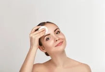 Tips Menghapus Makeup dengan Tepat