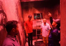 Bupati Satria Hadir Beri Semangat dan Bantu Korban Kebakaran di Banjar Sengguan