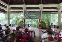 Kadisbud Gianyar Buka Pemeran Lukisan Tradisional