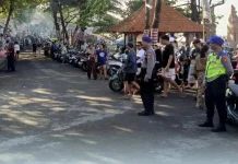 Satpolairud Jaga Keselamatan Pengunjung Pantai