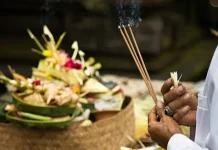 Maknai Pagerwesi, Umat Hindu Diingatkan “Magehang Awak” dengan Pengetahuan Sejati
