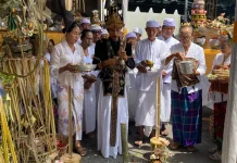 Bupati Klungkung Hadiri Upacara Bhuta Yadnya Caru Lebur Gangsa Nawa Gempang