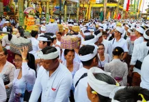 Pagerwesi, Ribuan Pamedek Padati Pura Ulun Danu Batur
