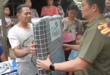Bupati Jembrana Tinjau Rumah Warga Roboh di Pergung