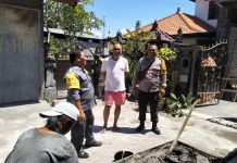 Jaga Kondusivitas, Bhabinkamtibmas Sumerta Kaja Sambangi Warga