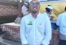 Persembahyangan Tilem Kedasa di Pura Agung Jagatnatha
