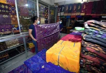 Keterbatasan Bahan Baku Jadi Tantangan Perajin Songket di Bali