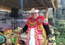 Menunjukan Sraddha Bhakti dengan Ngayah Topeng Wali