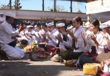 Pemkab Jembrana Laksanakan Bhakti Penganyar di Pura Agung Besakih